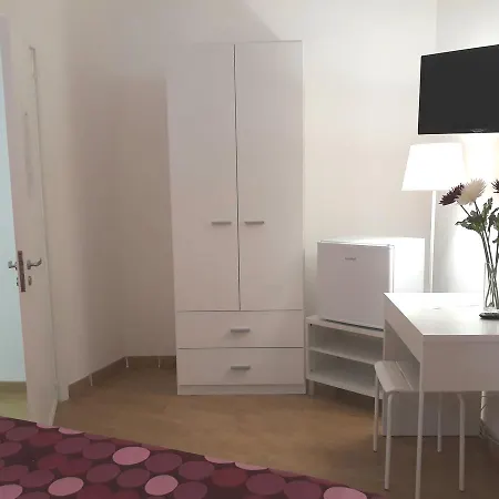 Feel Bed & Breakfast 3*